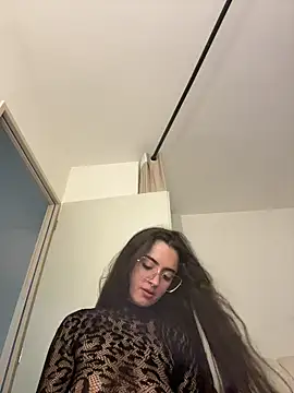 giuliadollx (F young) - 18cm chatte + ctrl 6min