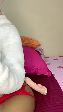 TheRealLadyAmina live cam on StripChat