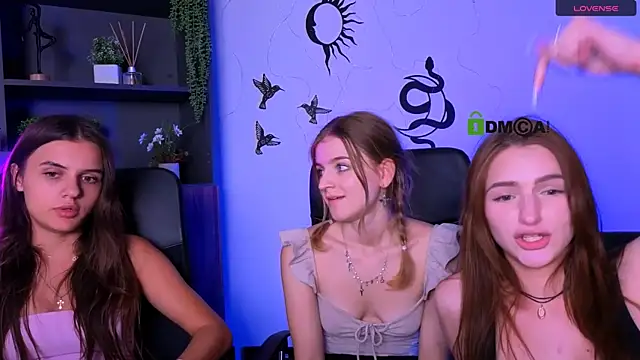 lisa_dark_ webcam