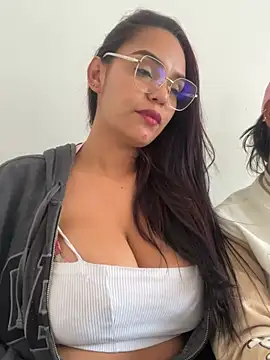 Sara-77 webcam