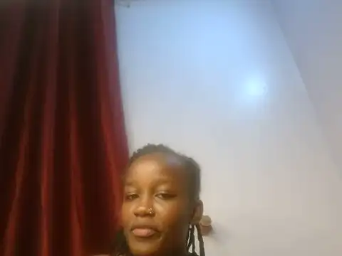 Chichiwsexy live cam on StripChat