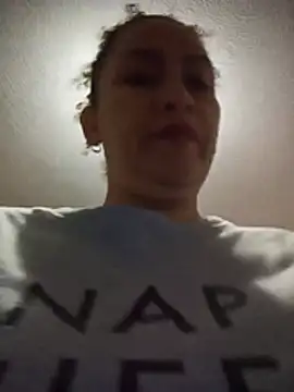 paulett15 live cam on StripChat