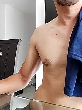 MrSecretSuit webcam