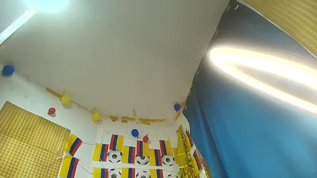 MSSPAOLA live cam on StripChat