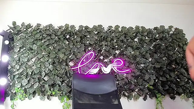 DestinyHills live cam on StripChat
