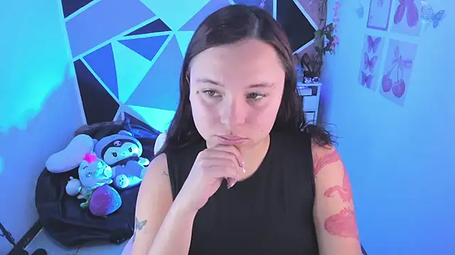 little_emma0 live cam on StripChat