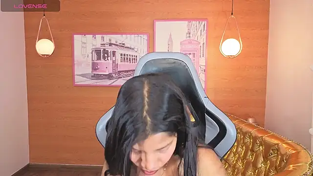 emily_smith_t live cam on StripChat