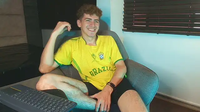 Tyler_Mcrey live cam on StripChat
