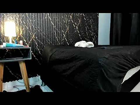 victoria__noir live cam on StripChat