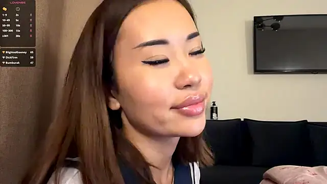 Ur_neighbor_Kira