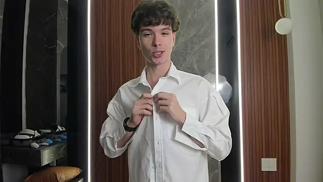 calvin_love_you live cam on StripChat