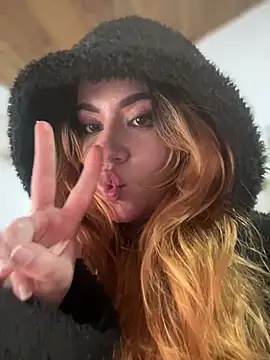 NikkiNix webcam
