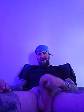 beardedtattood (Ask my age) - Strip me naked at home  😈💦💦💦