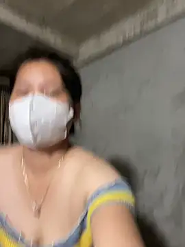 Mely2005 live cam on StripChat