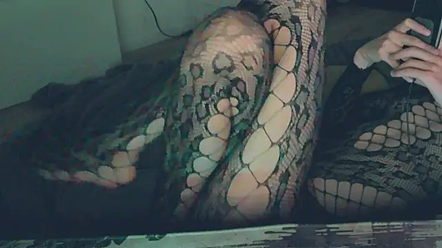 CeriseLapine webcam