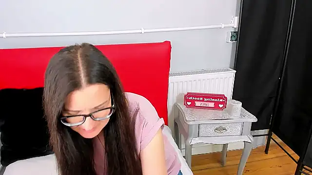 NadiaXlove live cam on StripChat