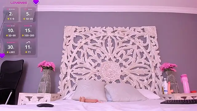 KarinaVega_ live cam on StripChat