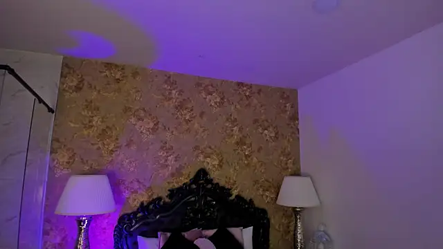 alanna_blaze live cam on StripChat