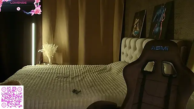 Aria_Mila webcam