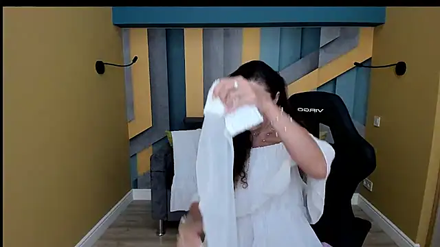 EllaLong live cam on StripChat