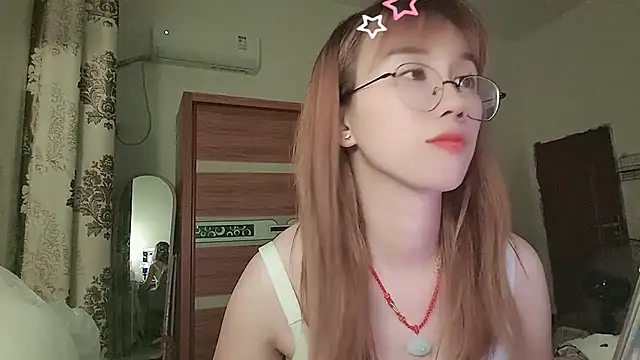 lili_666 (F young) - 赞助一台苹果手机可以去户外直播😍