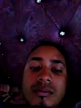 Elcrocans23-06 live cam on StripChat