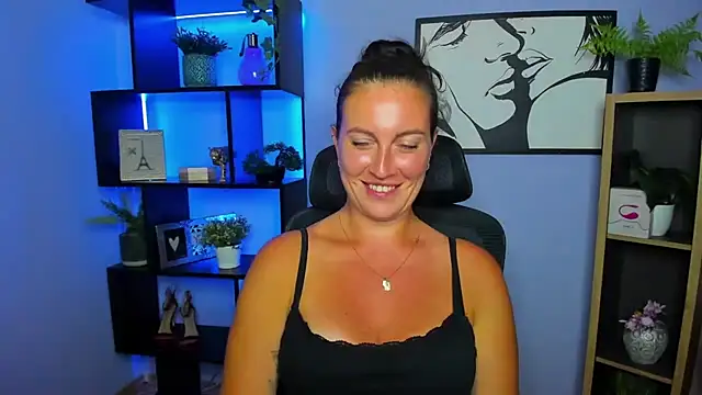 FUN_AMI live cam on StripChat