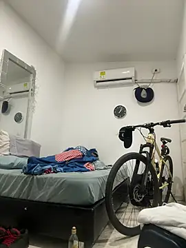 bigdick211292 live cam on StripChat