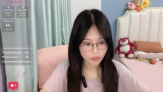 Luna-666 live cam on StripChat