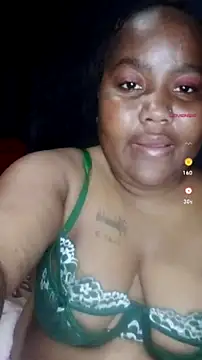 ChubbyMidgetxxx19 live cam on StripChat