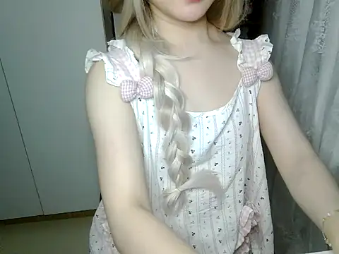 _hihihahaa_ live cam on StripChat