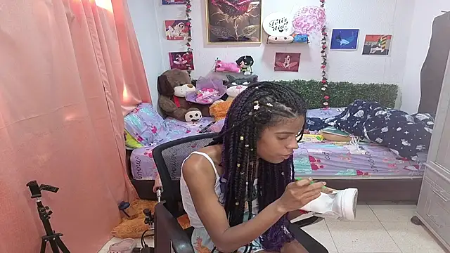 thianahorny's live room