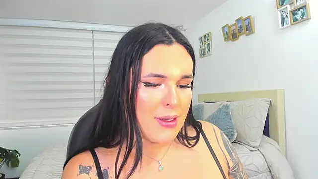 naty_pink live cam on StripChat