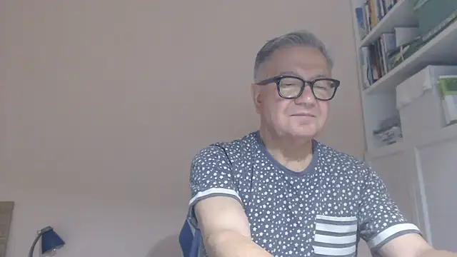 YOU6me live cam on StripChat