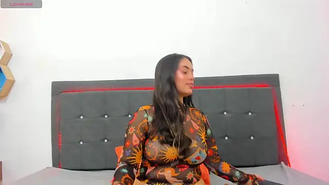 Lil_Aurora_ live cam on StripChat