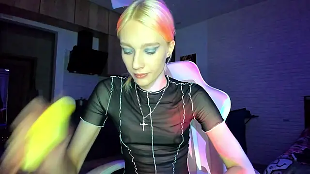 _Alice_Kitty live cam on StripChat