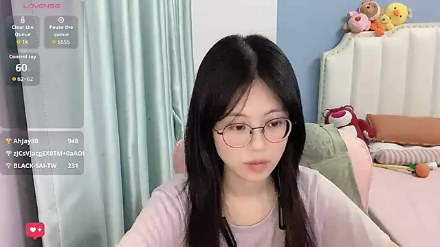 Luna-666 live cam on StripChat