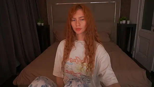 Nicol_Moonn webcam