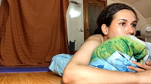 HazyLoom live cam on StripChat
