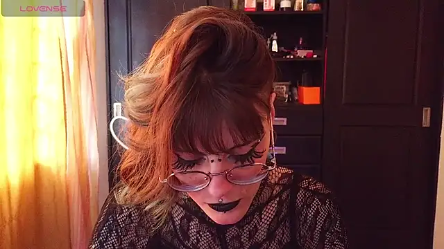 rossiee_huntt - Rossiee_huntt's free webcam - UK Sex Cams