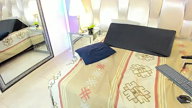 megan_loviitz webcam