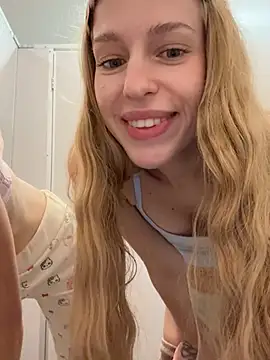 kira_mia webcam