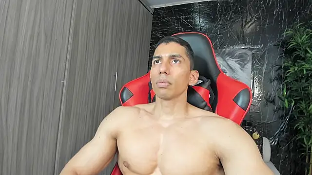 Erik_castle webcam