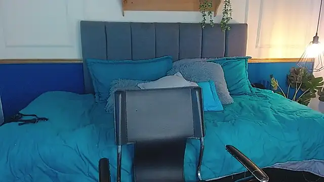 Charlotthe_Evans webcam
