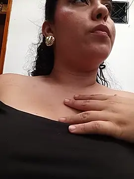 NicolleOverton webcam