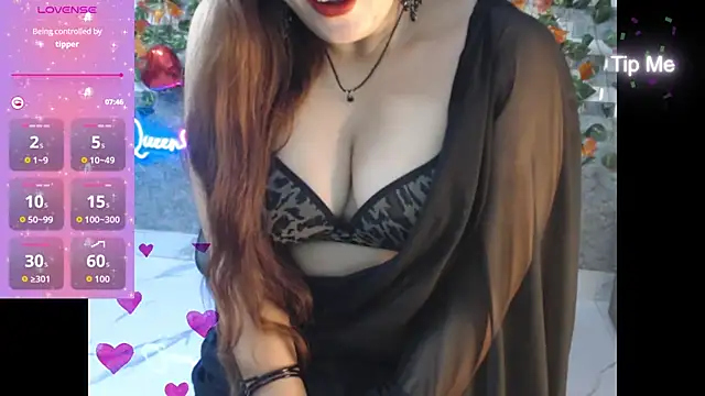 The_Queen_Arinaah webcam