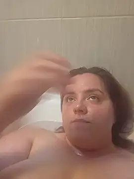 CurvyMia_XX webcam
