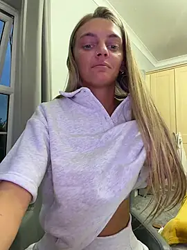 indiahughesukx (F young) - Oil Boobs