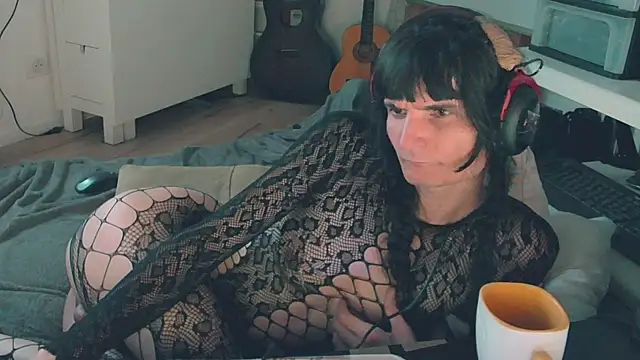 CeriseLapine webcam