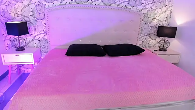 Venusandrea29 live cam on StripChat